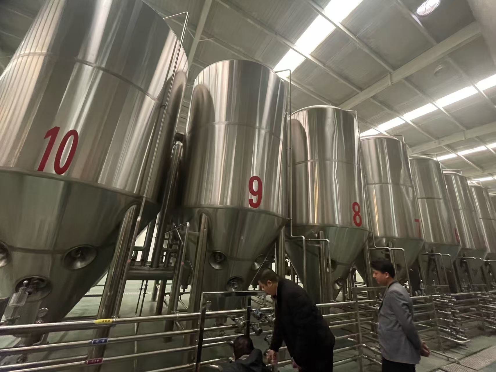 陵水精酿啤酒设备厂—平面布置、设备设计、制造、调试、培训等一条龙服务